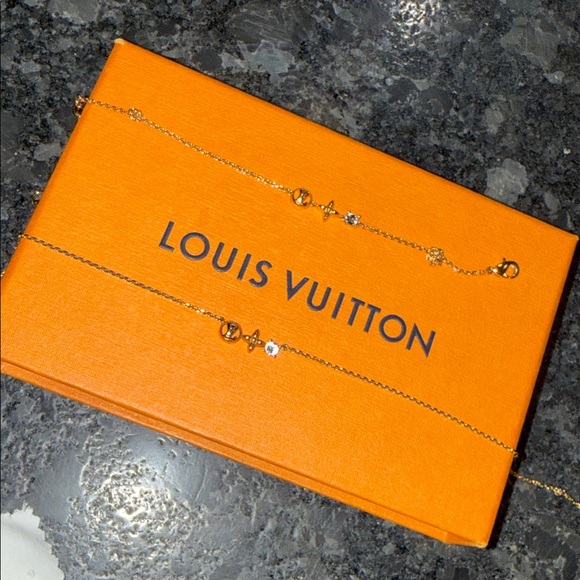 Petit Louis Vuitton Necklace & Bracelet 💫